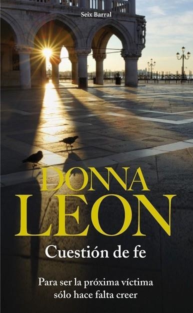 CUESTION DE FE | 9788432228605 | LEON, DONNA | Llibreria Online de Vilafranca del Penedès | Comprar llibres en català