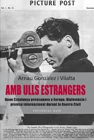 AMB ULLS ESTRANGERS | 9788416166367 | GONZÀLEZ I VILALTA, ARNAU | Llibreria L'Odissea - Libreria Online de Vilafranca del Penedès - Comprar libros