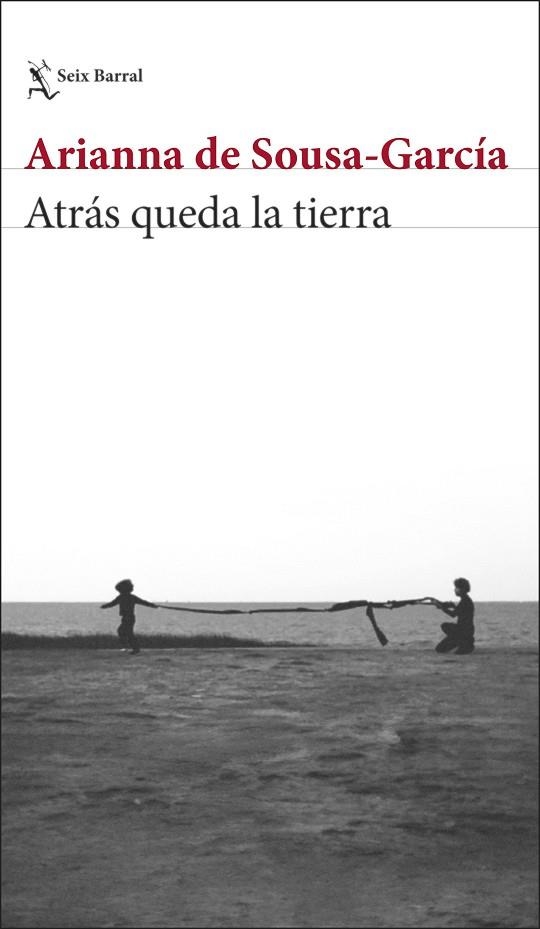 ATRÁS QUEDA LA TIERRA | 9788432244247 | SOUSA-GARCÍA, ARIANNA DE | Llibreria Online de Vilafranca del Penedès | Comprar llibres en català